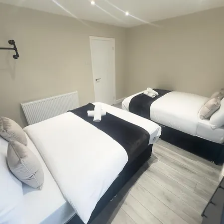 4 Bedroom, Sleeps 8, Free Parking, 5 Mins From Lfc, 15 Mins City Centre Liverpool Exterior photo