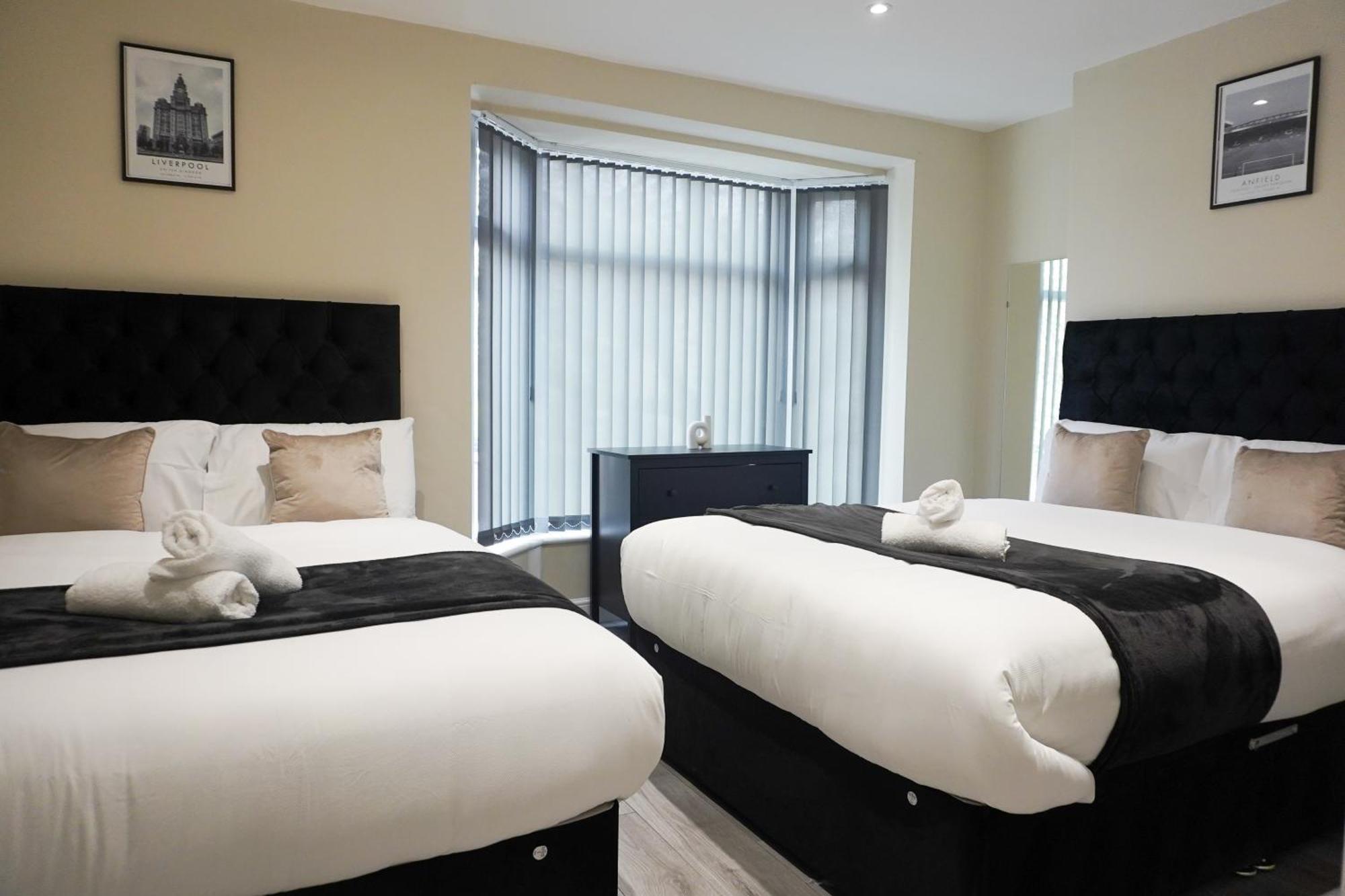 4 Bedroom, Sleeps 8, Free Parking, 5 Mins From Lfc, 15 Mins Centre * Liverpool